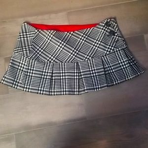 White and black plaid skirt